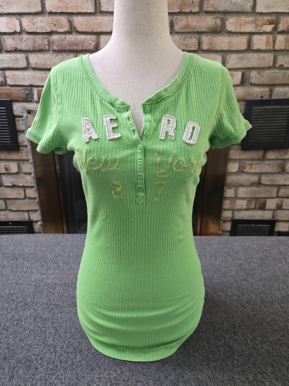 Aeropostale Y2K 2011 Ribbed Short Sleeve Henley Shirt Womans Sz Lg Bella Swan